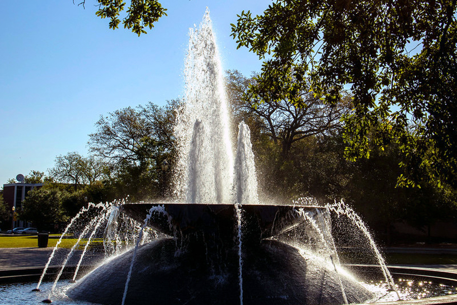 Baylor University fountain